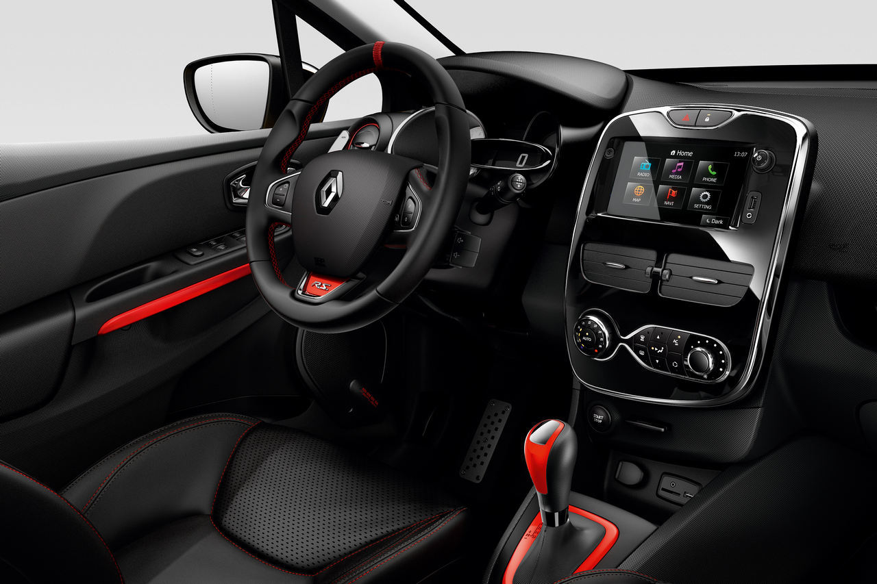 Renault Clio RS 4 interior
