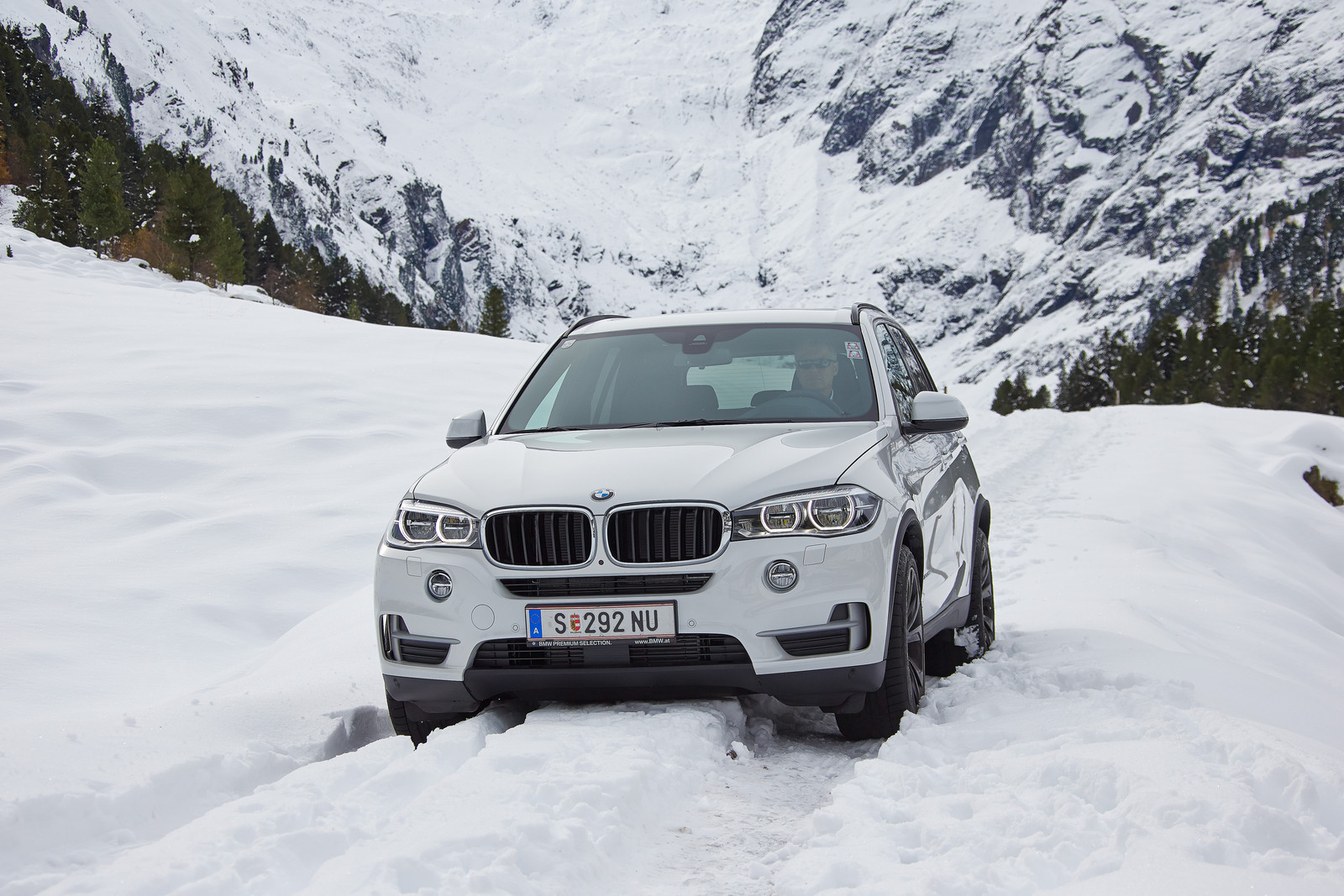 BMW X5 2013 snow. Front view