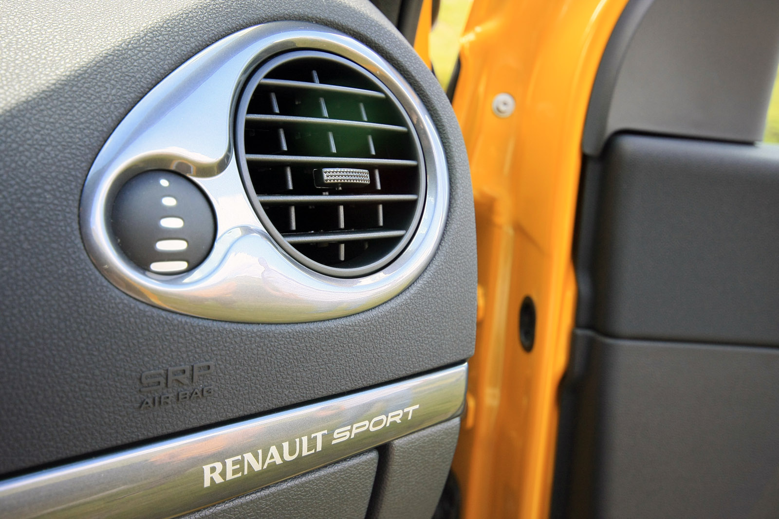 Atentie! Renault Sport!