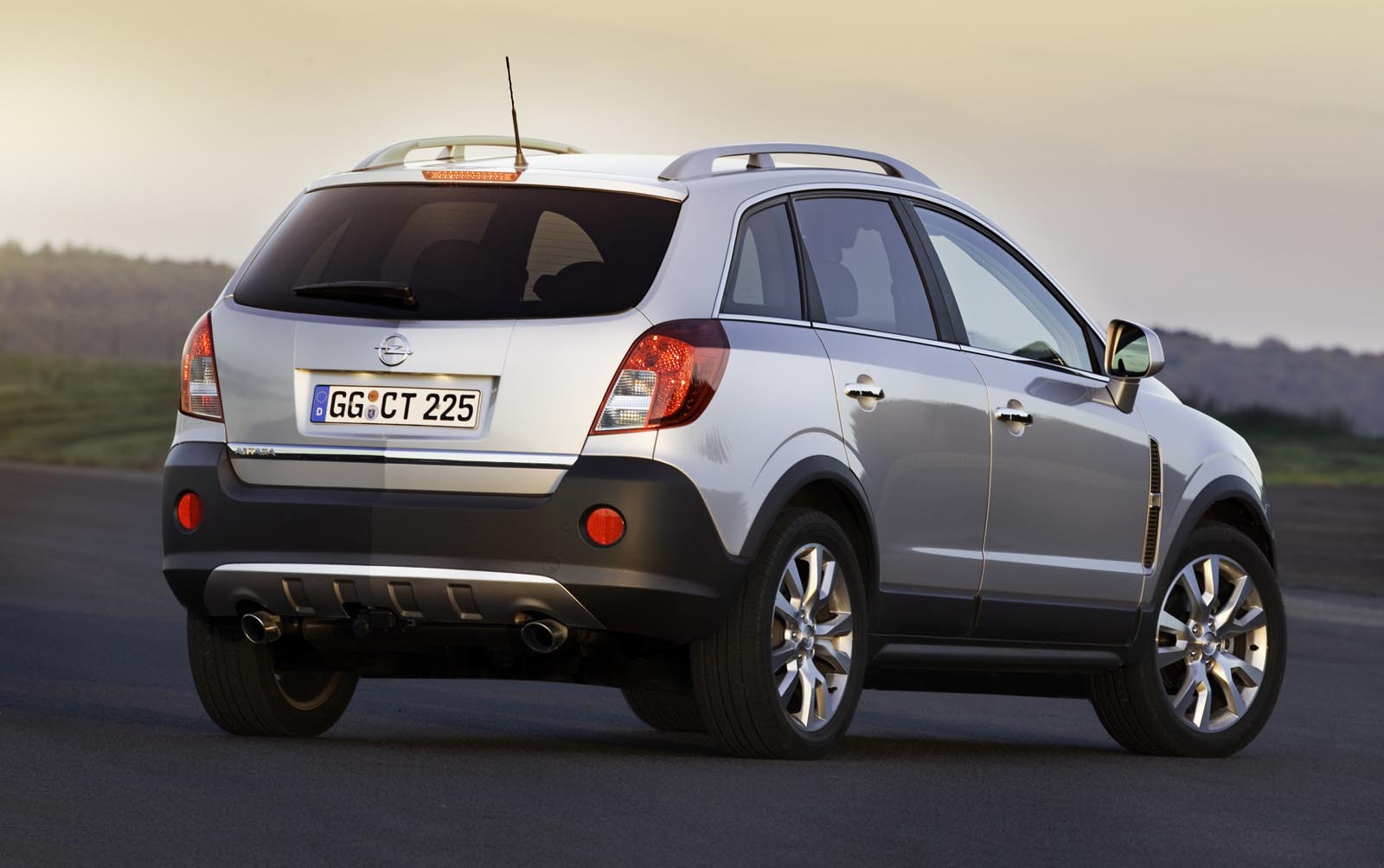 Opel Antara facelift ramane un concurent important pentru Ford Kuga si VW Tiguan