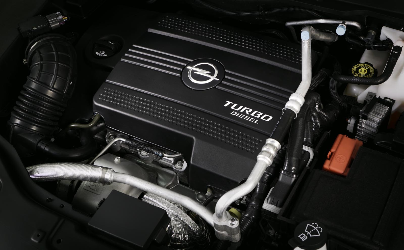 Motorul diesel de 2,2 litri de pe Opel Antara facelift este complet nou si bine conceput