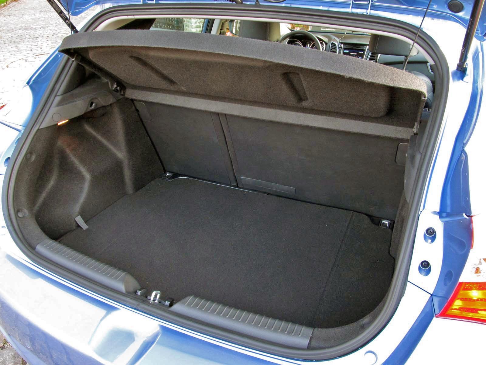 Hyundai i30 are un portbagaj bun pentru clasa compacta, de 378 litri