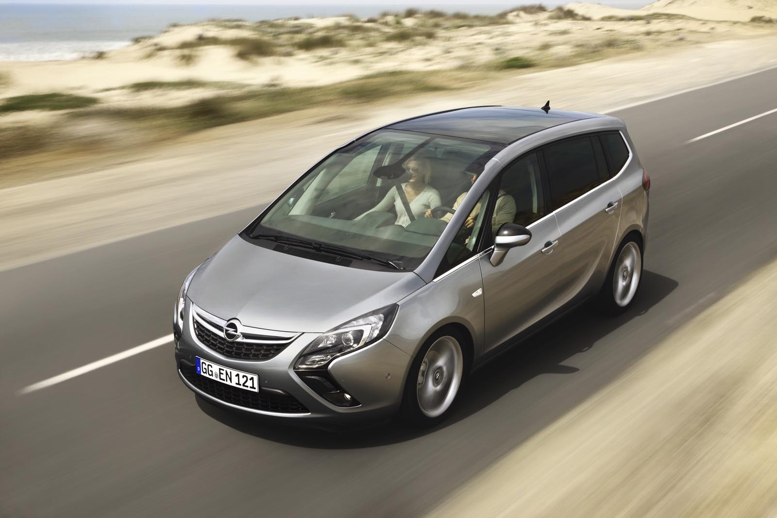 Suspensia lui Opel Zafira Tourer asigura atat confort, cat si stabilitate
