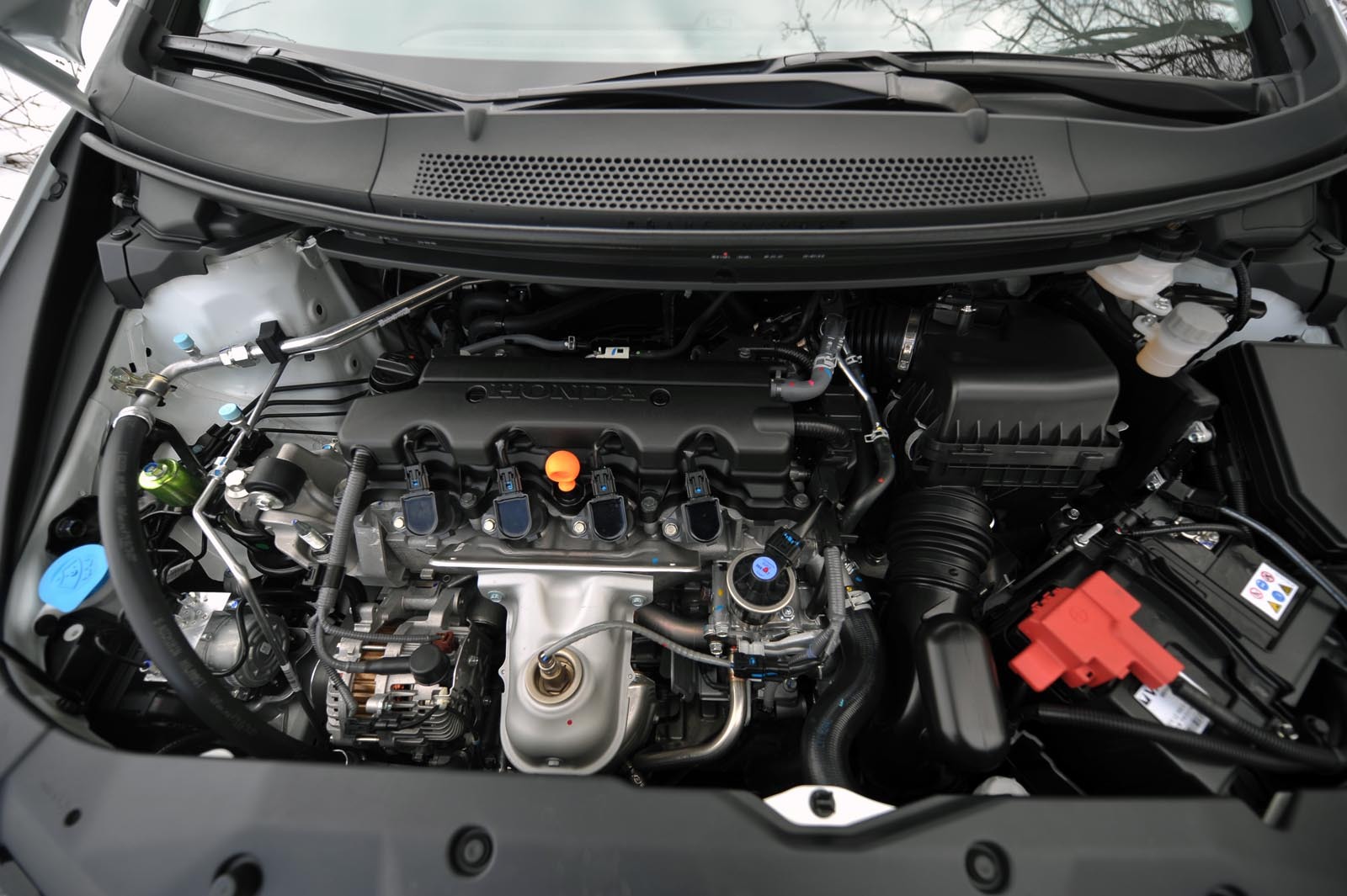 Pe hartie, motorul aspirat de 1,8 litri al lui Honda Civic nu uimeste, In practica, insa...