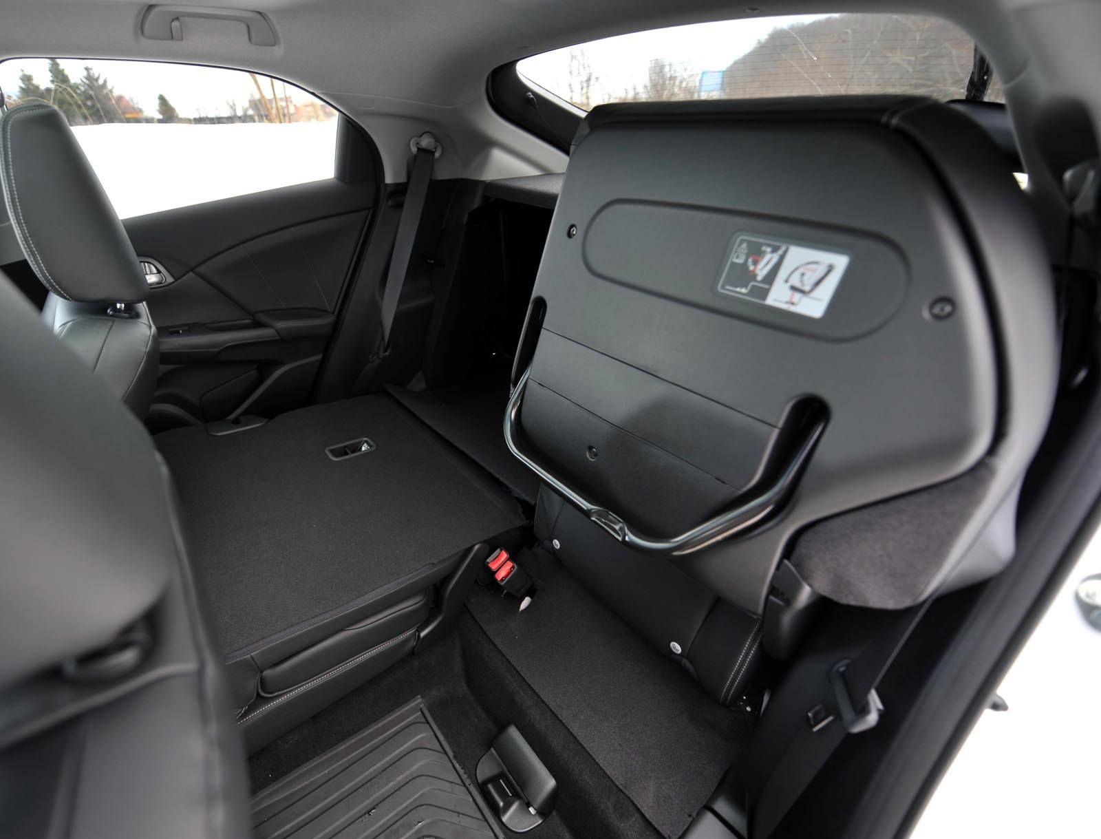 Honda Civic ramane un etalon in clasa compacta ca habitabilitate si modularitate