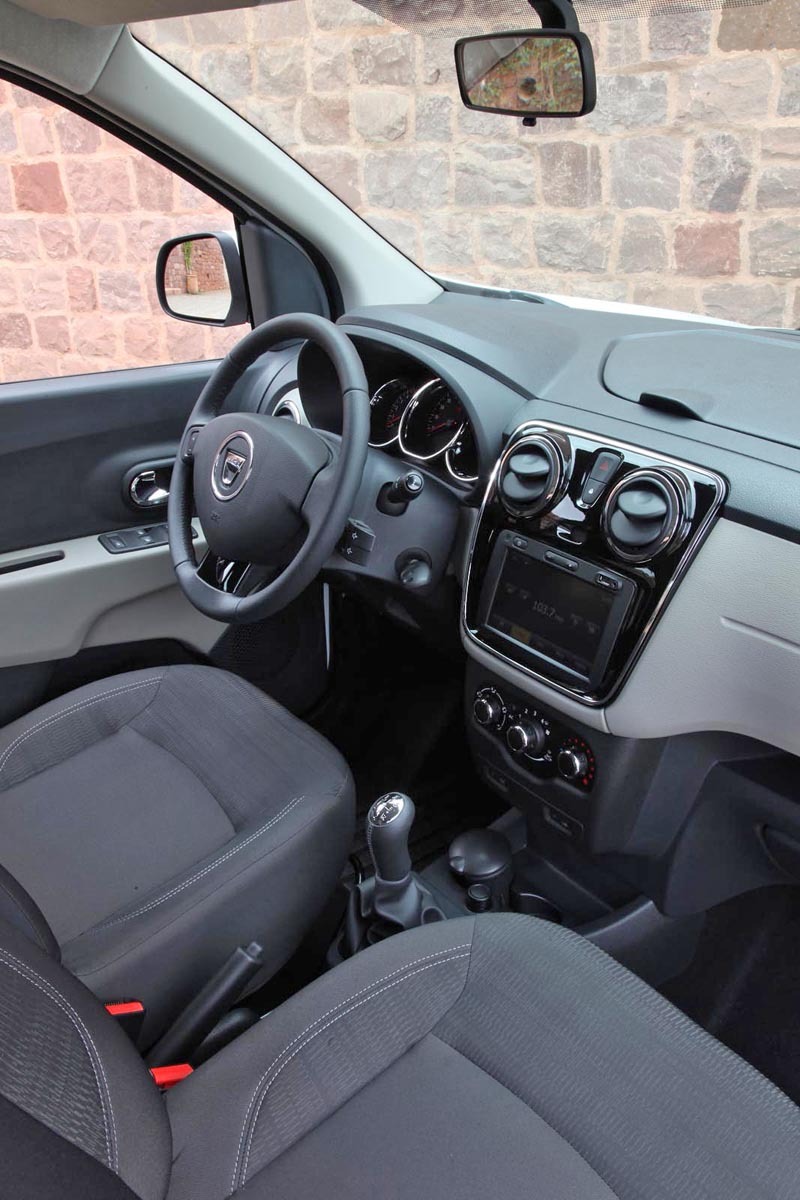 Dacia Lodgy porneste de la 9.500 euro. Versiunea de top Laureate porneste de la 12.000 euro