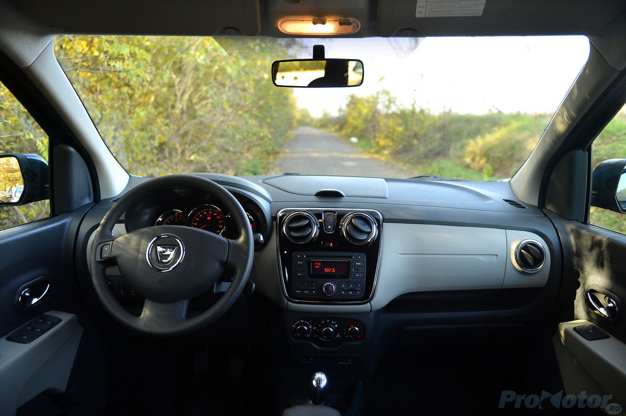 Dacia Lodgy interior