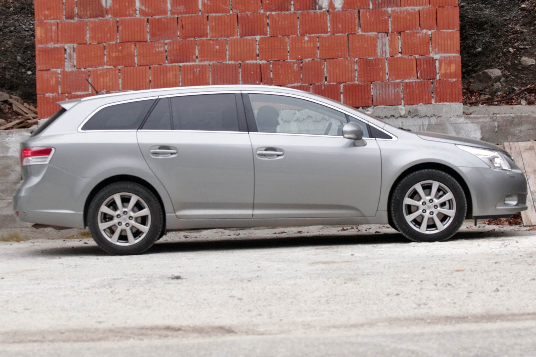 Toyota Avensis SW - 4.795 mm lungime