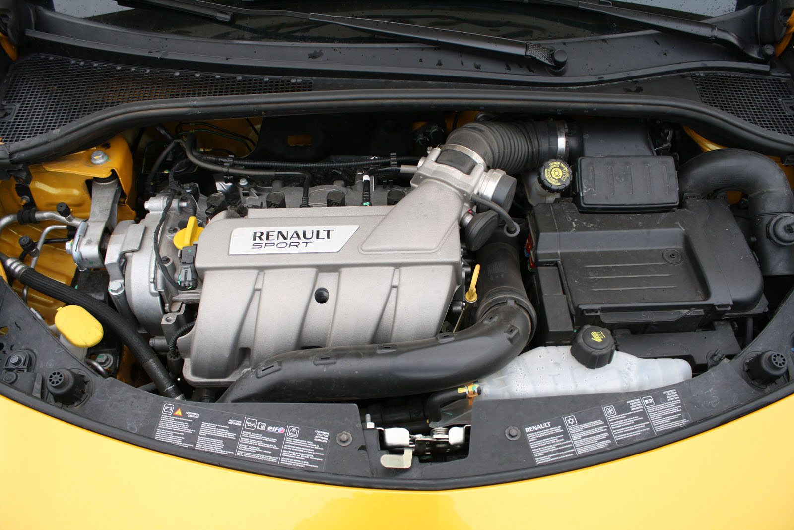 Motorul preparat de Renault Sport
