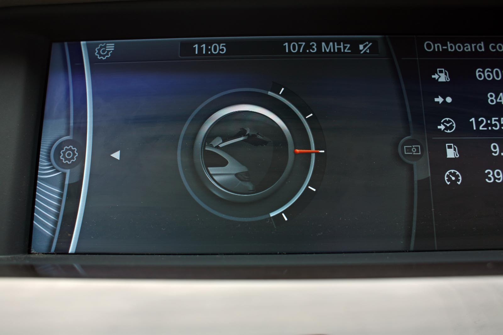 Inaltimea de deschidere a hayonului lui BMW Seria 5 Touring se poate regla din interfata iDrvie