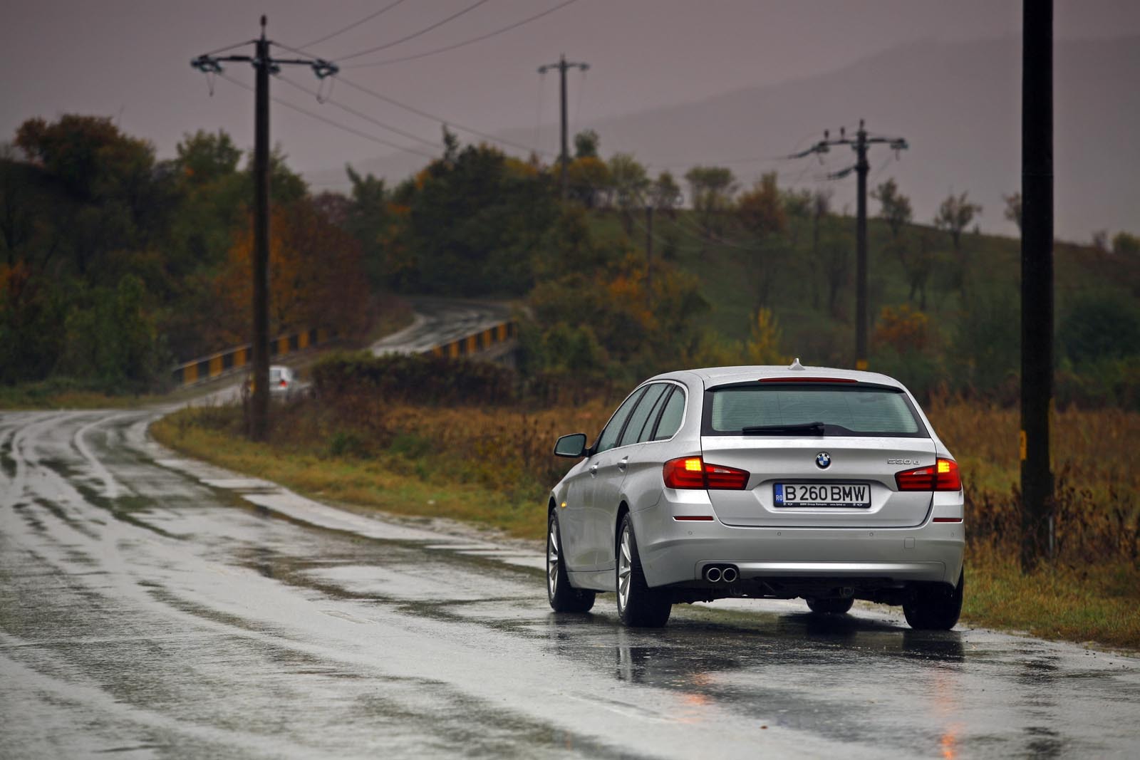 Din pacate, pe BMW 530d Touring nu este oferit sistemul de oprire/pornire automata a motorului la stationare