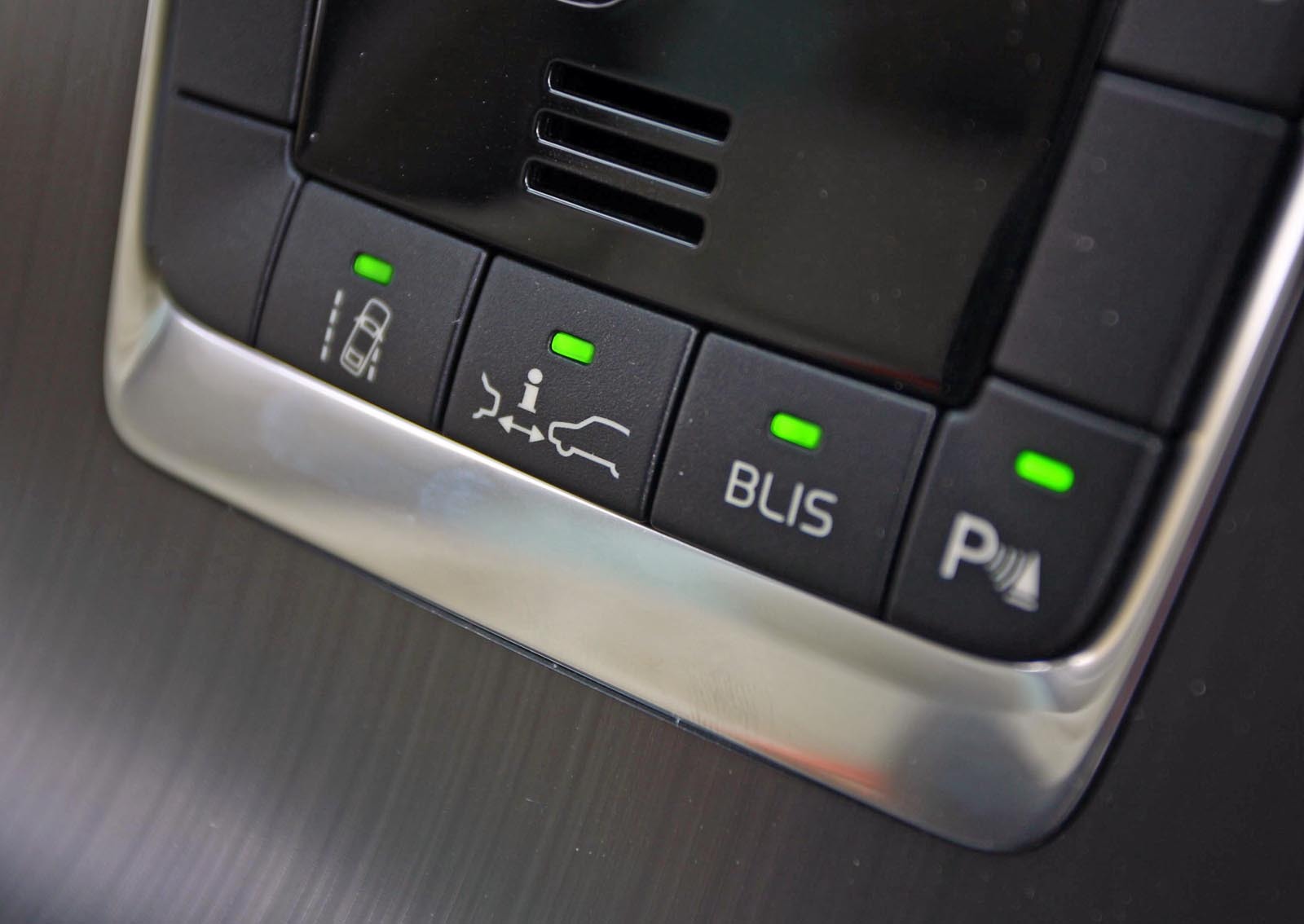 Principalele siseme electronice de siguranta pot fi decuplate simplu la Volvo V60