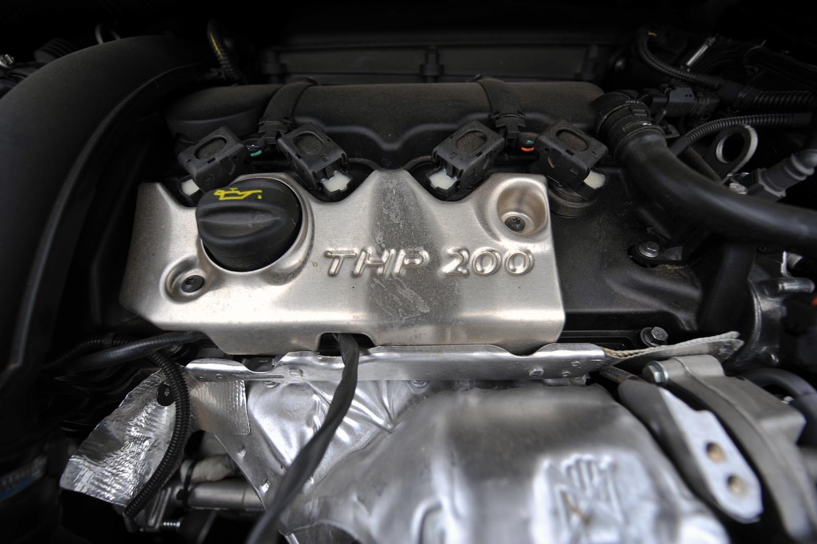 Motorul turbo de 200 CP de pe Citroen DS5 are ca principal atu sonoritatea placuta