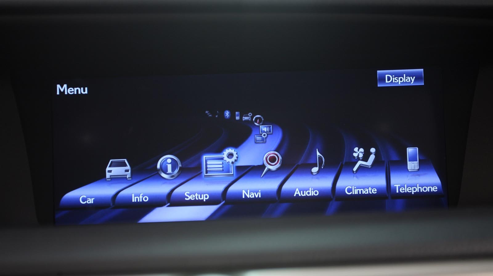 Lexus GS beneficiaza de cel mai mare display de pe o masina de serie, avand 12,3 inch