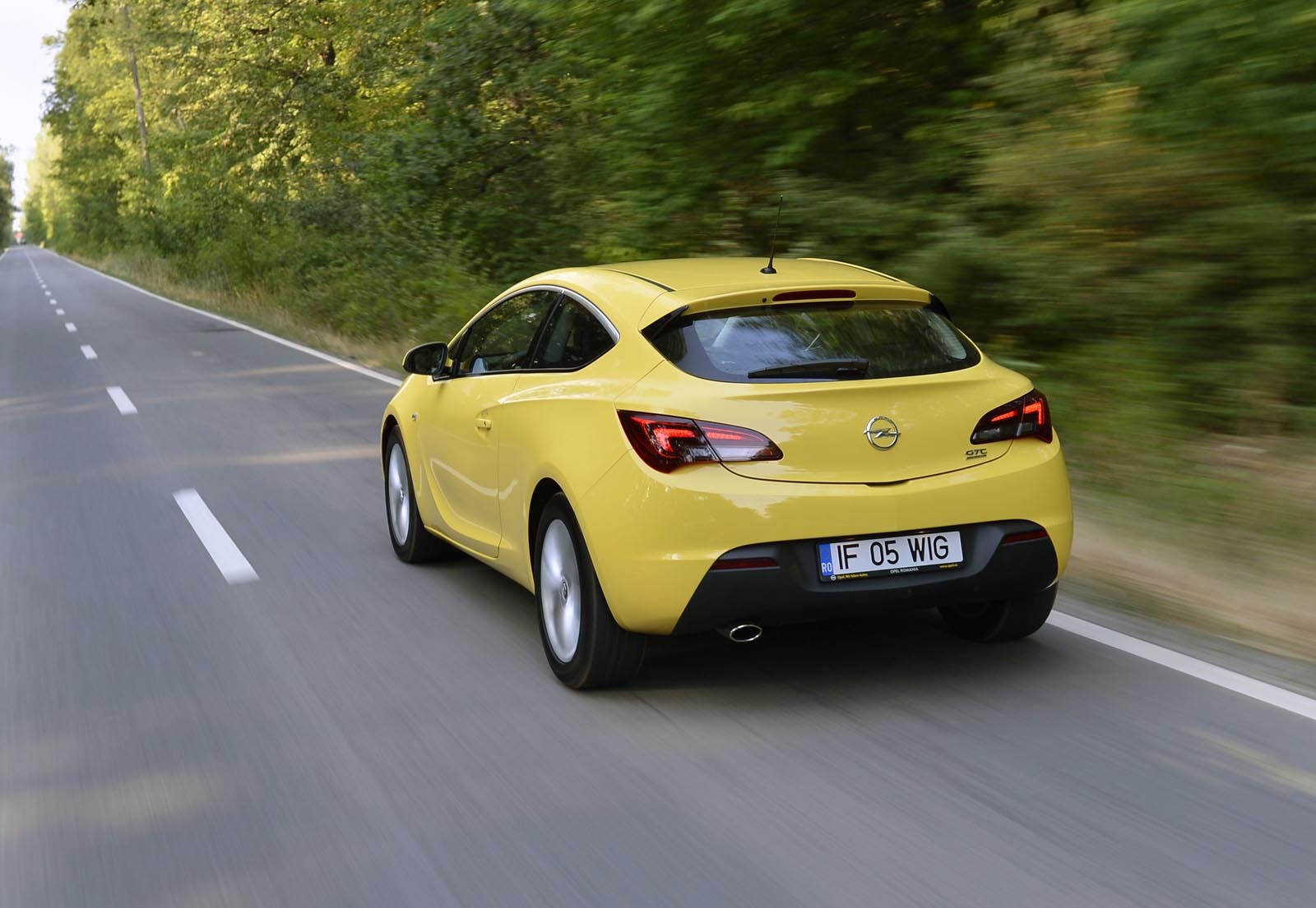 Consumul lui Opel GTC Astra 1.6 Turbo nu e un punct forte