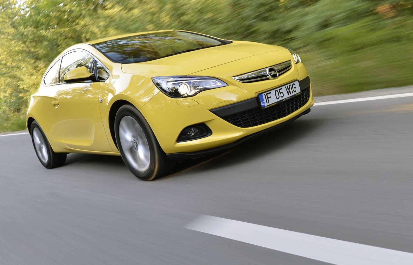 In modul sport, Opel GTC Astra Turbo devine mult mai fun de condus