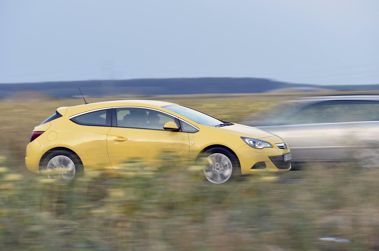 Dinamic, Opel GTC Astra se comporta corect, directia avand cam putin feedback
