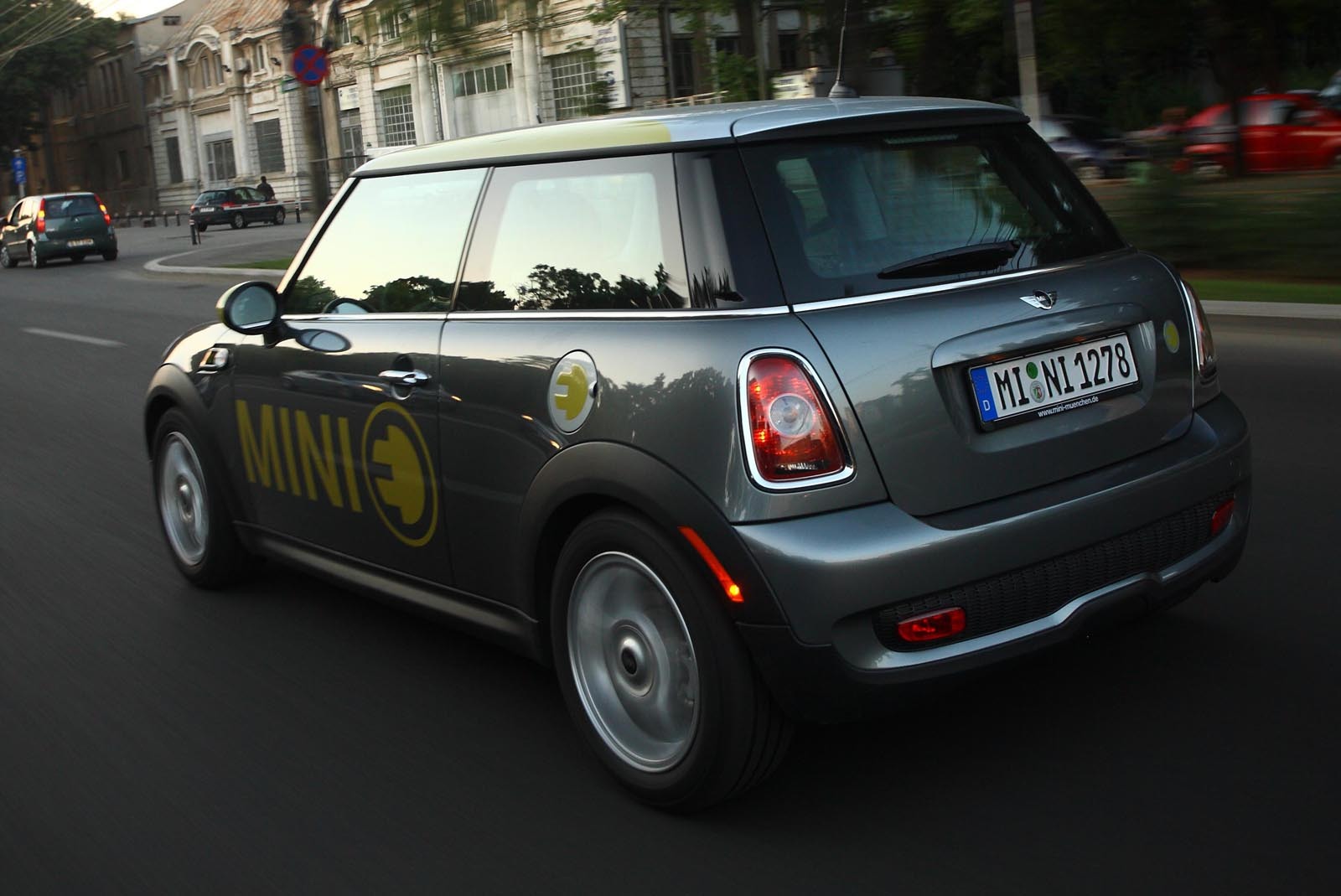 Mini E anunta o autonomie de peste 200 km, dar e inca doar la stadiul de prototip