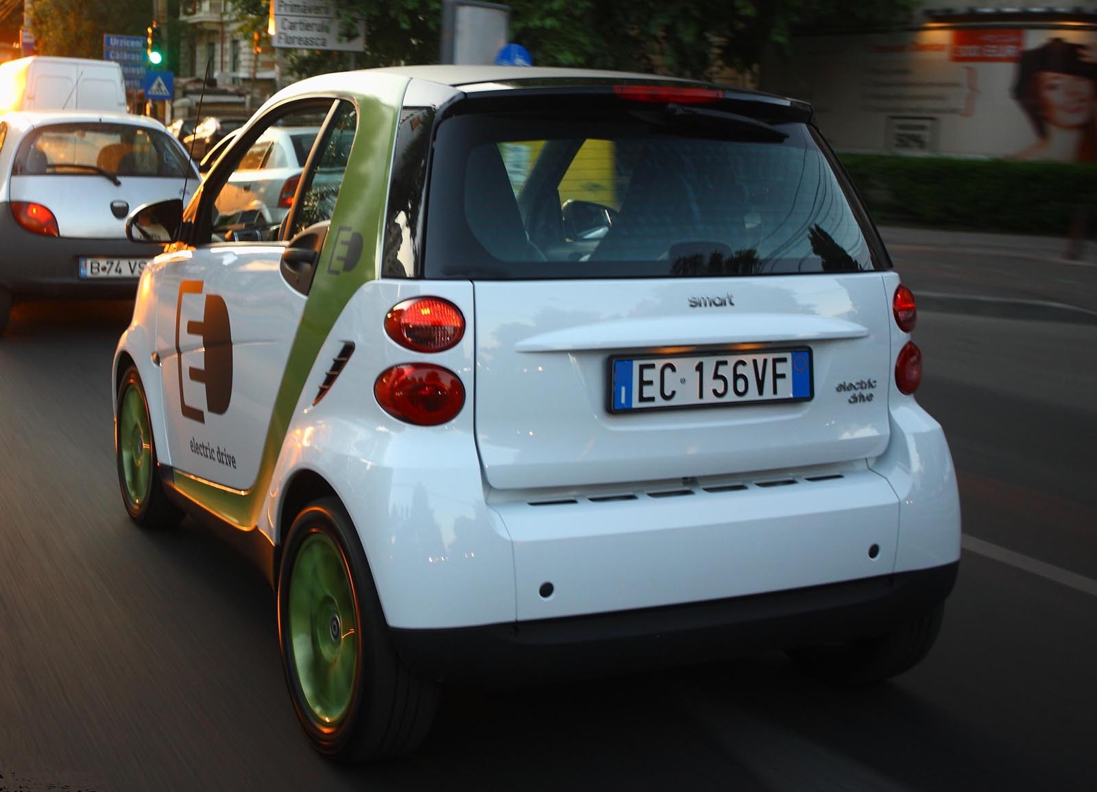 smart fortwo electric drive are o autonomie de 135 km, dar inca nu se comercializeaza