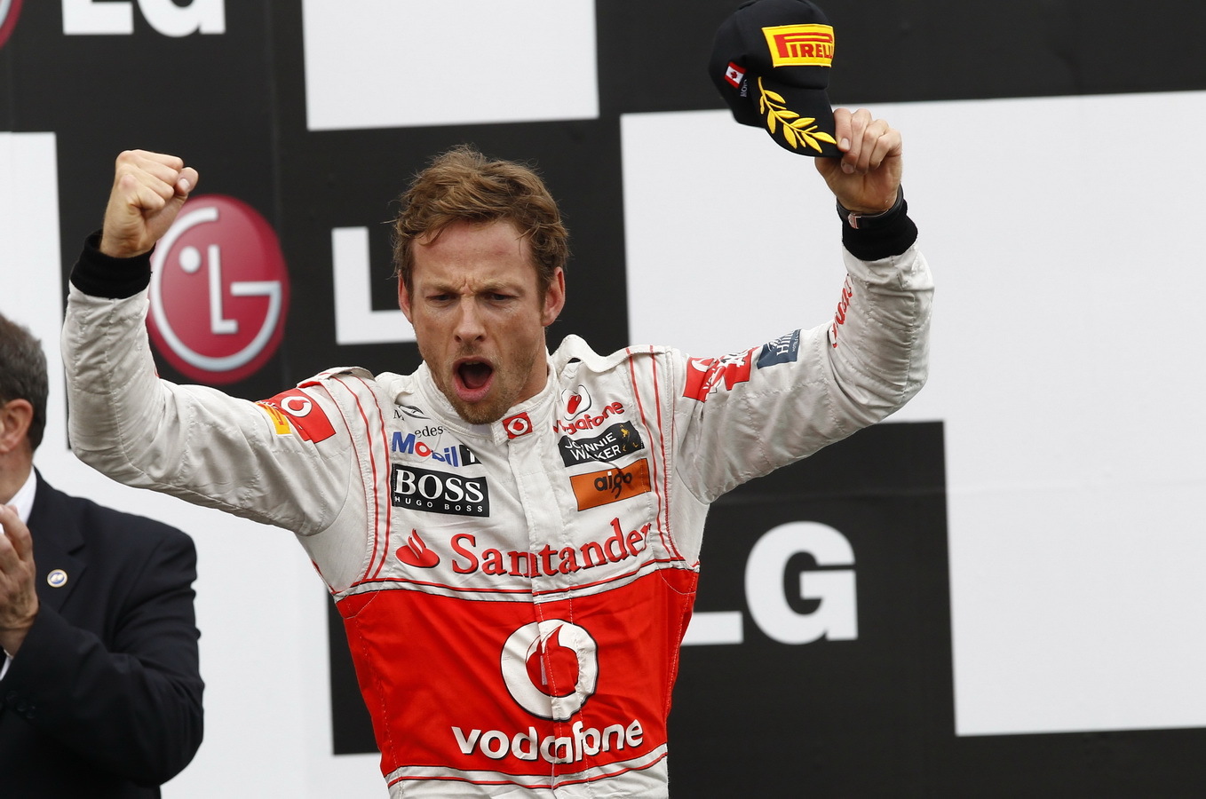 Jenson Button a întrerupt dominaţia lui Sebastian Vettel