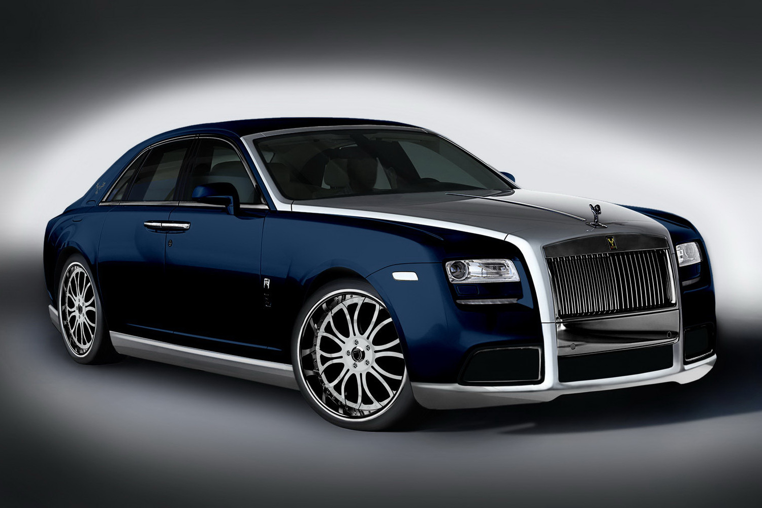 Exista si o versiune Rolls Royce Gost pentru cei care nu agreeaza aurul