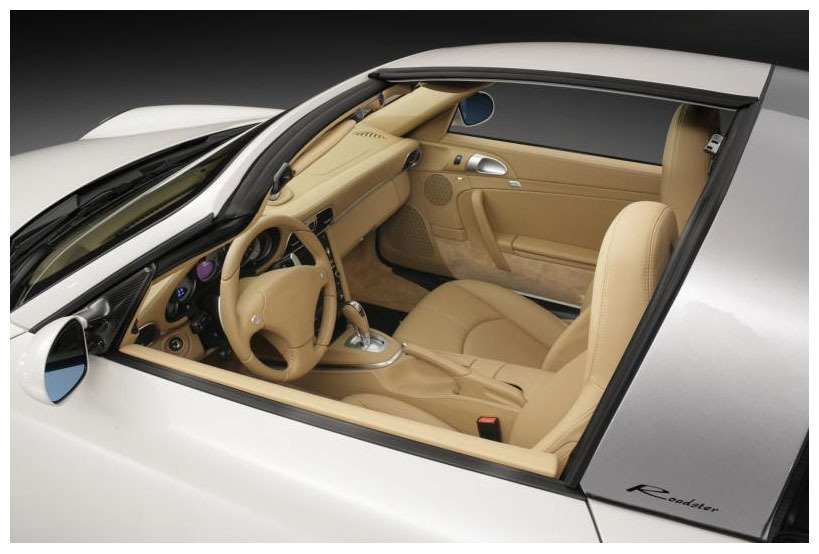 Acoperisul lui Porsche 911 Ruf Roadster este format din doua panouri, din fibra de carbon