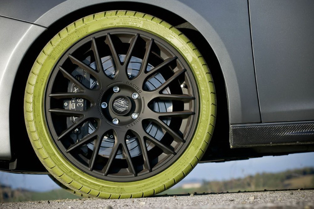 Alfa Romeo Giulietta G430 iMove are pneuri... verzi, care sunt si fluorescente in intuneric