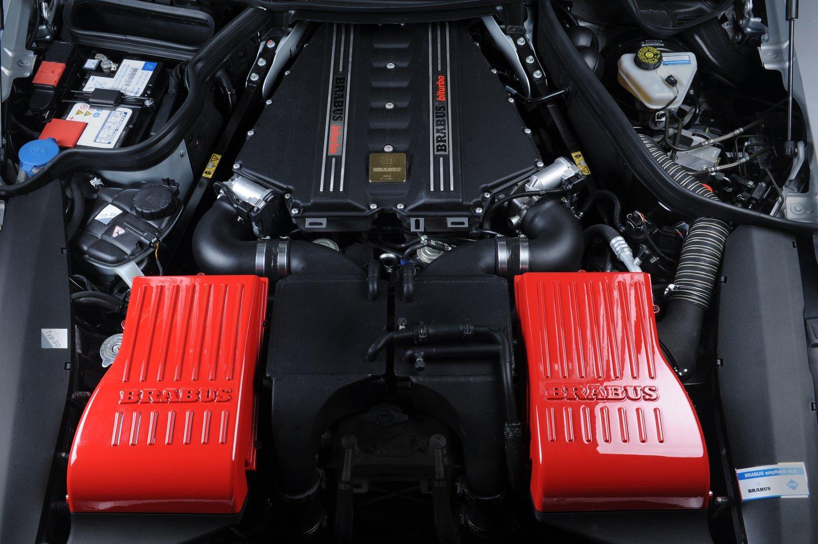 Motorul lui Brabus 700 Biturbo a primit un sistem bi-turbo special, plus alte modificari