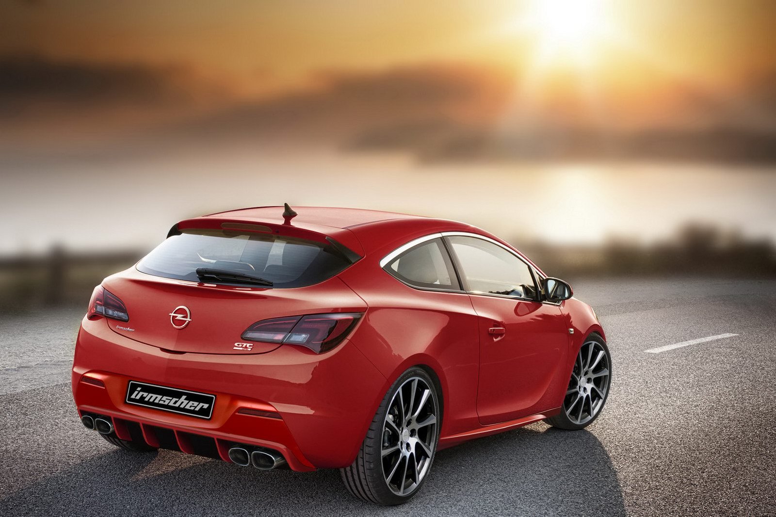 Irmscher propune un pachet nu prea discret de modificari pentru Opel Astra GTC