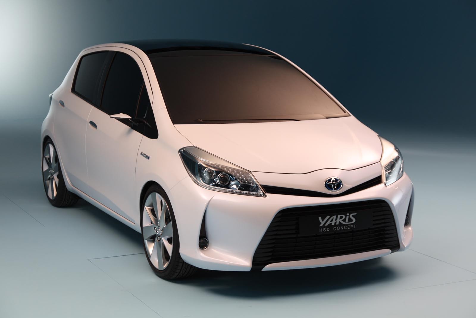 Toyota Yaris HSD prefigureaza modelul de serie din 2012 in proportie de 85%