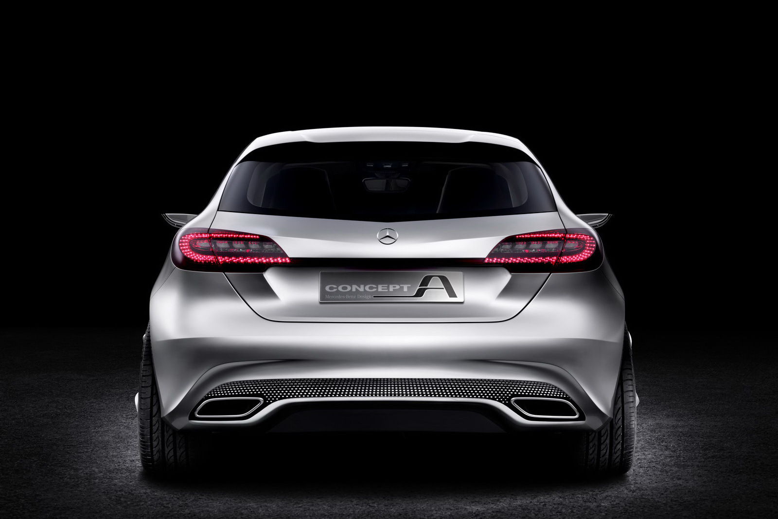 Conceptul Mercedes-Benz A-Class este dotat cu un motor turbo de 2,0 litri si 210 CP