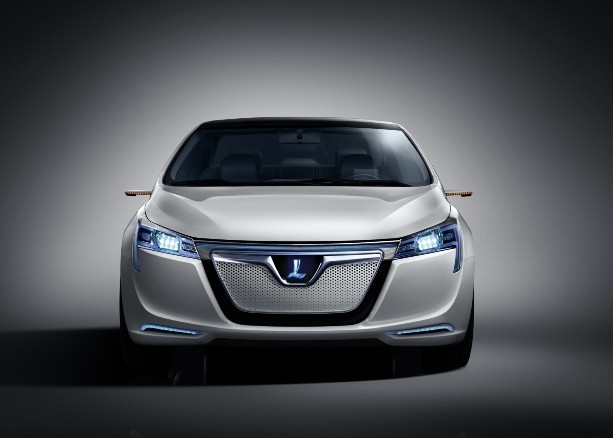 Modelul de serie Luxgen Neora va fi propus, la inceput, cu motoare conventionale