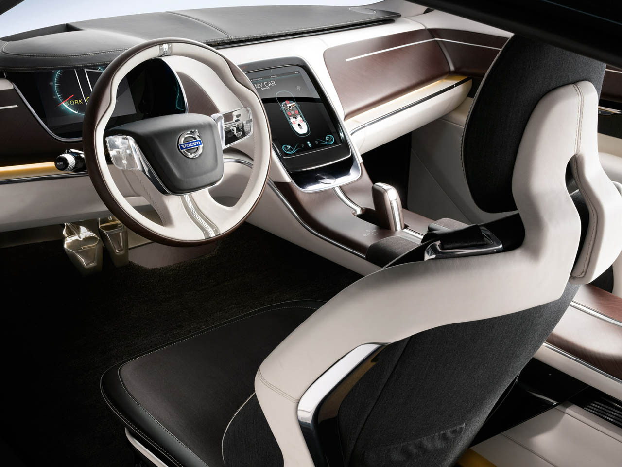 Volvo Concept You are un interior foarte luxos, dar vine si cu inovatii tehnologice interesante