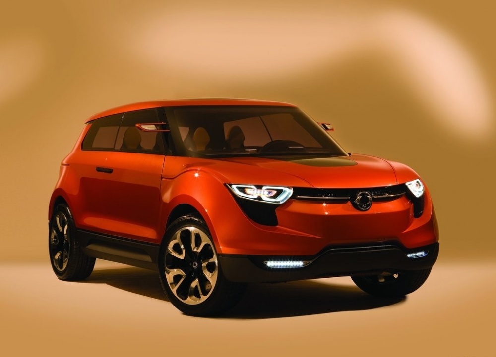 SsangYong XIV Concept are unele elemente asemanatoare cu Range Rover Evoque