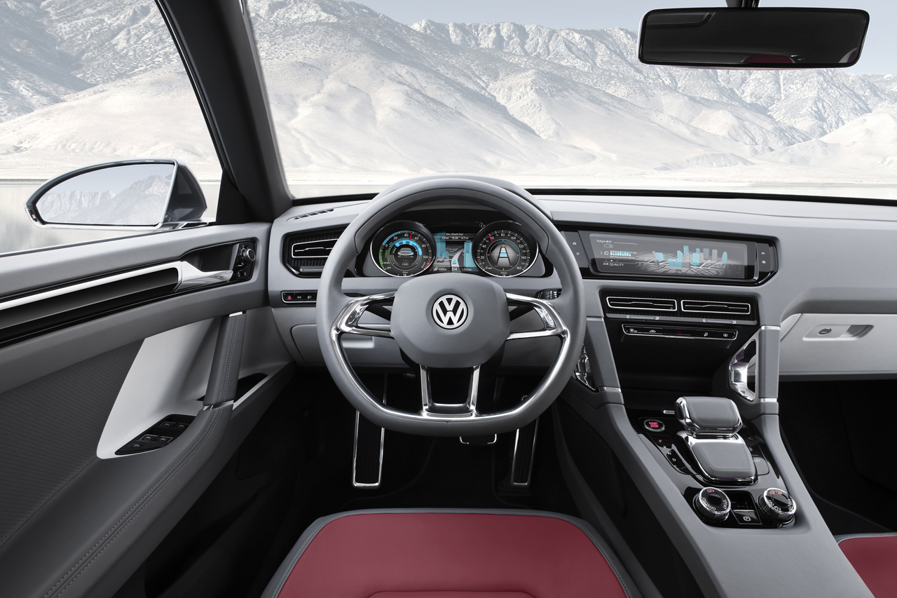 Interiorul lui Volkswagen Cross Coupe beneficiaza de multe idei high-tech