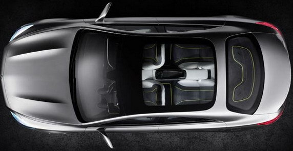 Merceds-Benz Concept Style Coupe are un gabarit compact si un portbagaj incapator